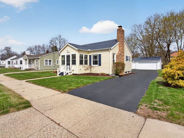 756 Elmwood Avenue, Jackson, MI 49203