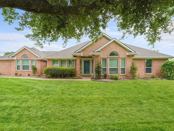 830 S Clinton Lane, Midlothian, TX 76065