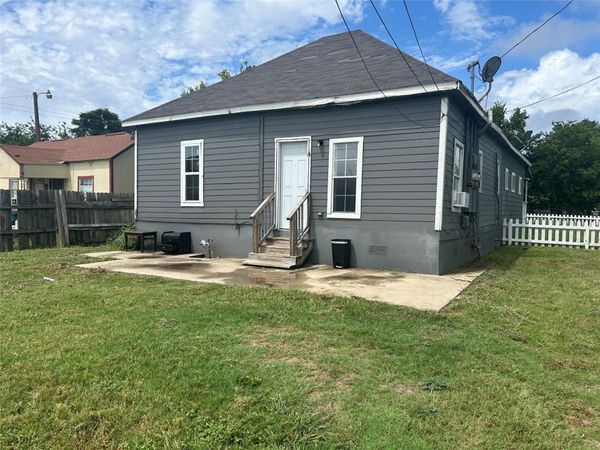 400 Symes ST, Unit A, Taylor, TX 76574