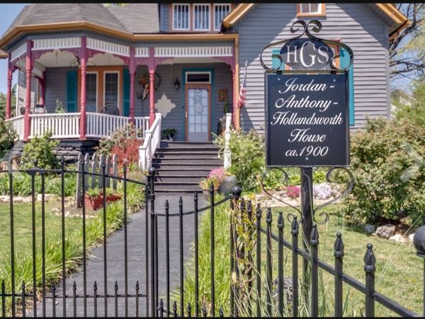 210 S 6th St , Pulaski, TN 38478