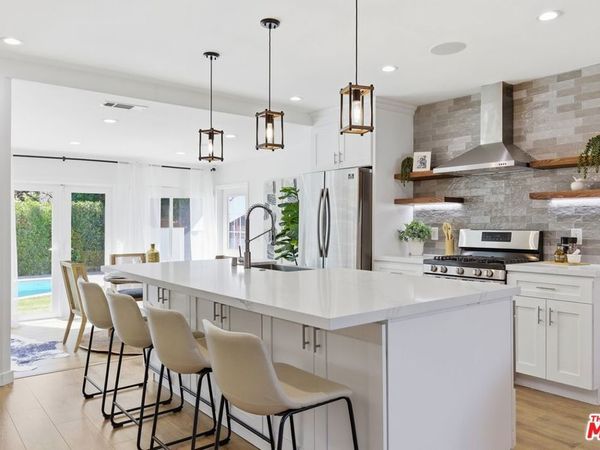 17320 Tiara Street, Encino, CA 91316