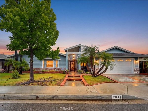 2842 Velasco, Costa Mesa, CA 92626