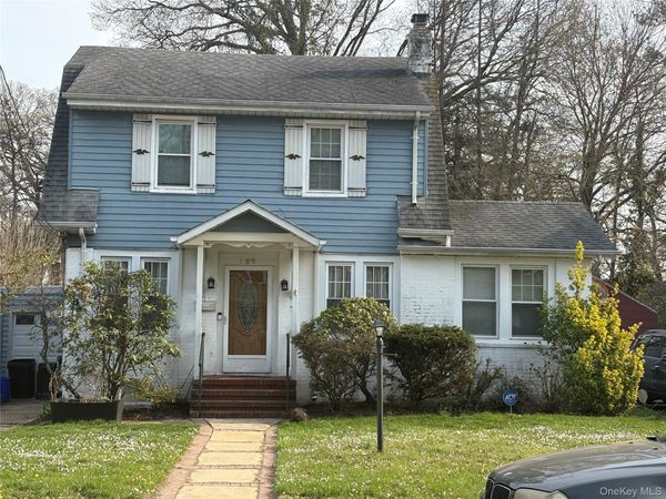189 N Evans Avenue , Freeport, NY 11520