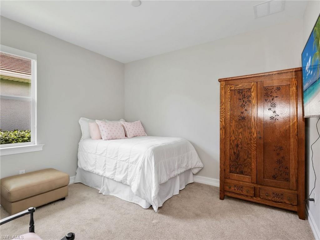 323 Tamarindo Ln, Naples, FL 34114 Photo