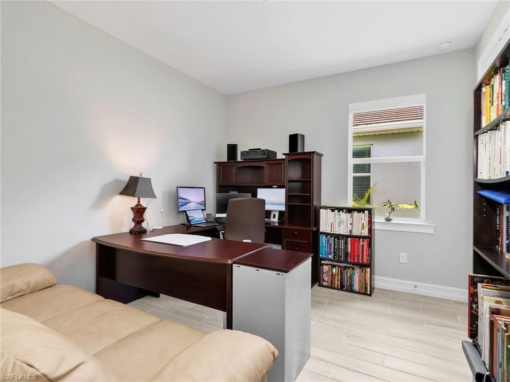 323 Tamarindo Ln, Naples, FL 34114 Photo