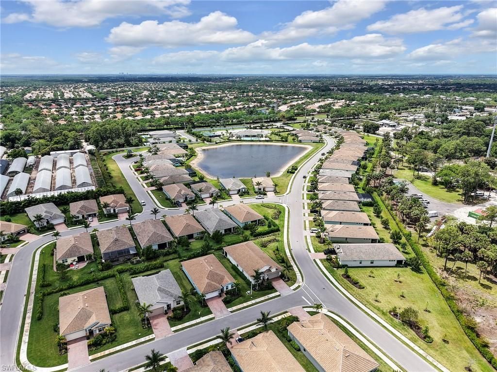 323 Tamarindo Ln, Naples, FL 34114 Photo