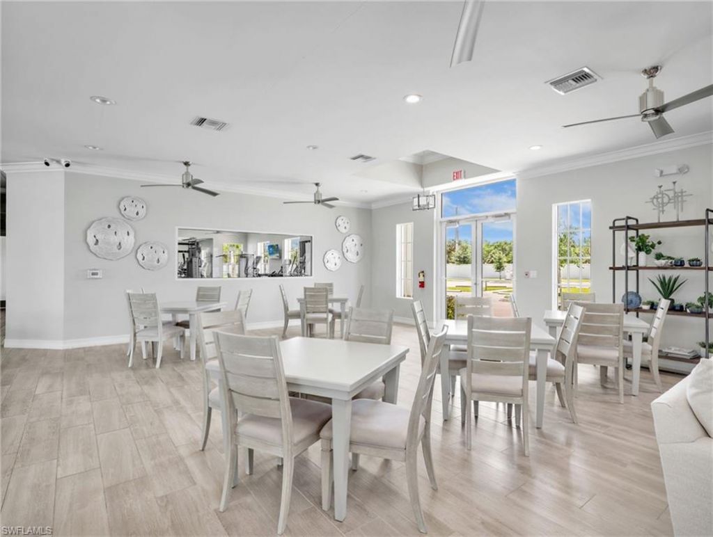 323 Tamarindo Ln, Naples, FL 34114 Photo