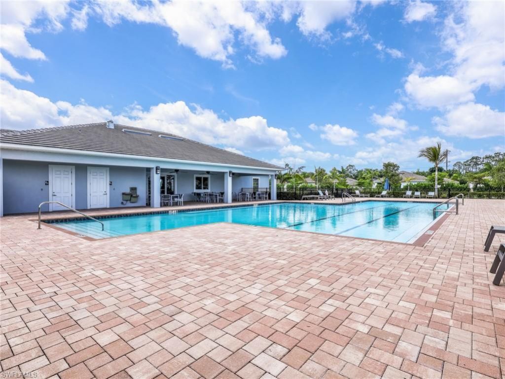 323 Tamarindo Ln, Naples, FL 34114 Photo