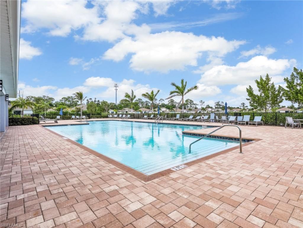 323 Tamarindo Ln, Naples, FL 34114 Photo