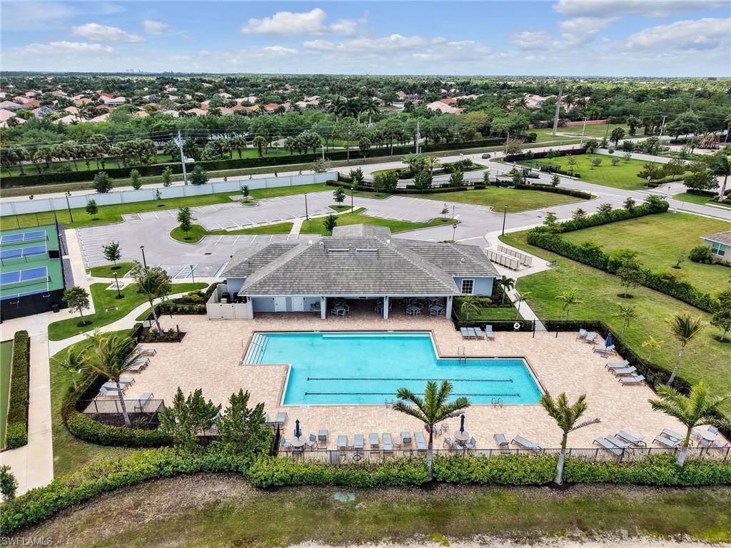 323 Tamarindo Ln, Naples, FL 34114 Photo