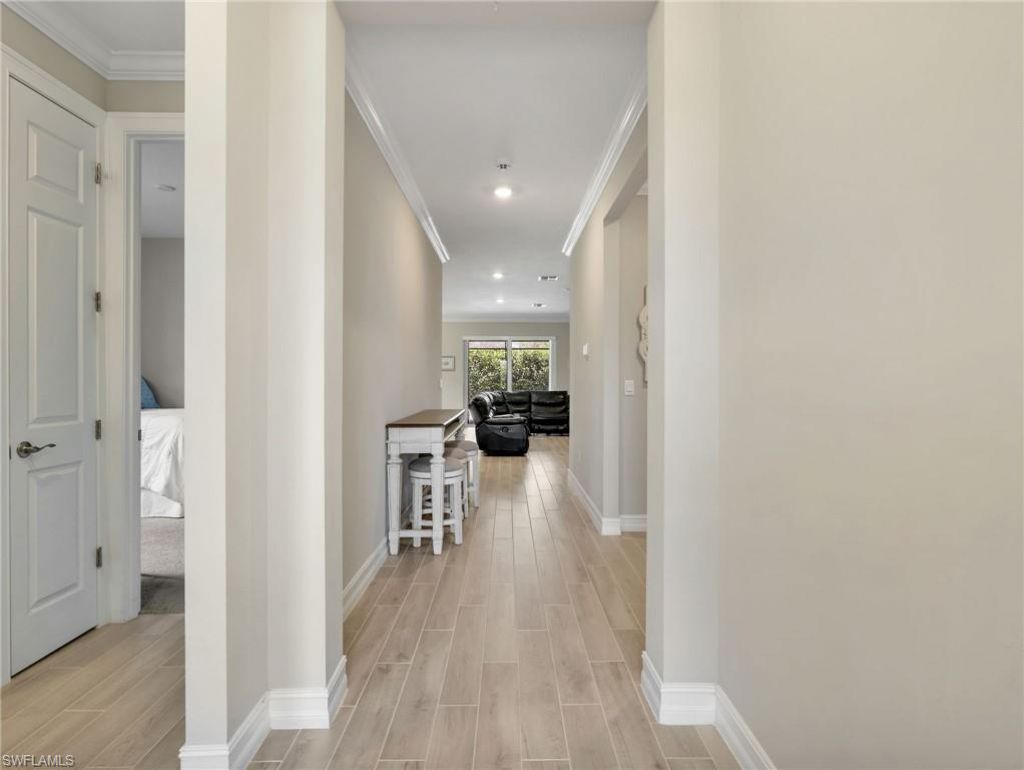 323 Tamarindo Ln, Naples, FL 34114 Photo