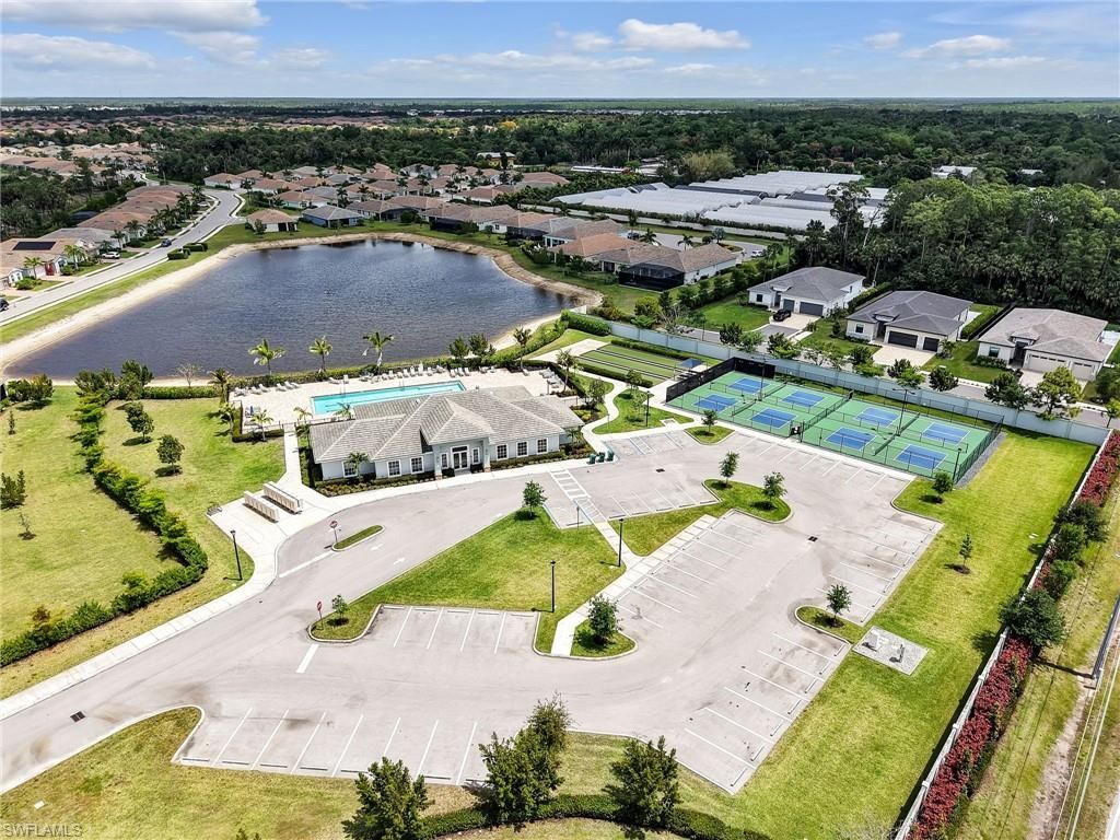 323 Tamarindo Ln, Naples, FL 34114 Photo