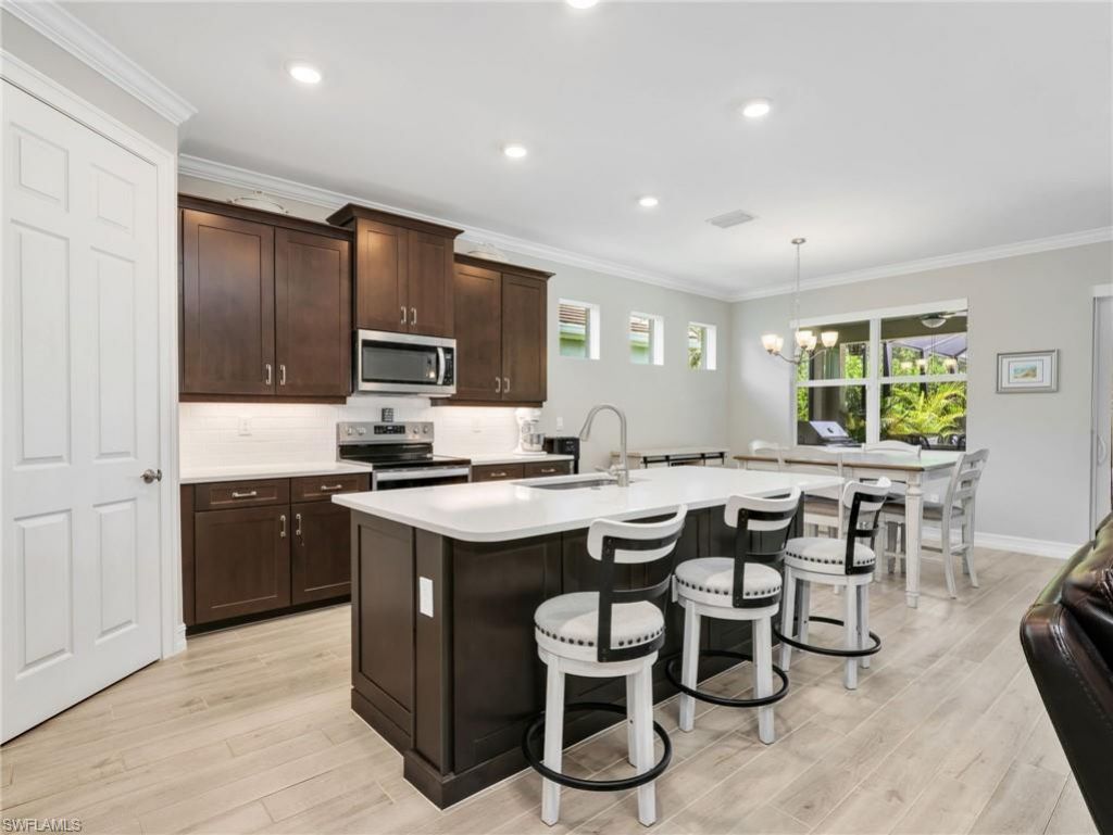 323 Tamarindo Ln, Naples, FL 34114 Photo