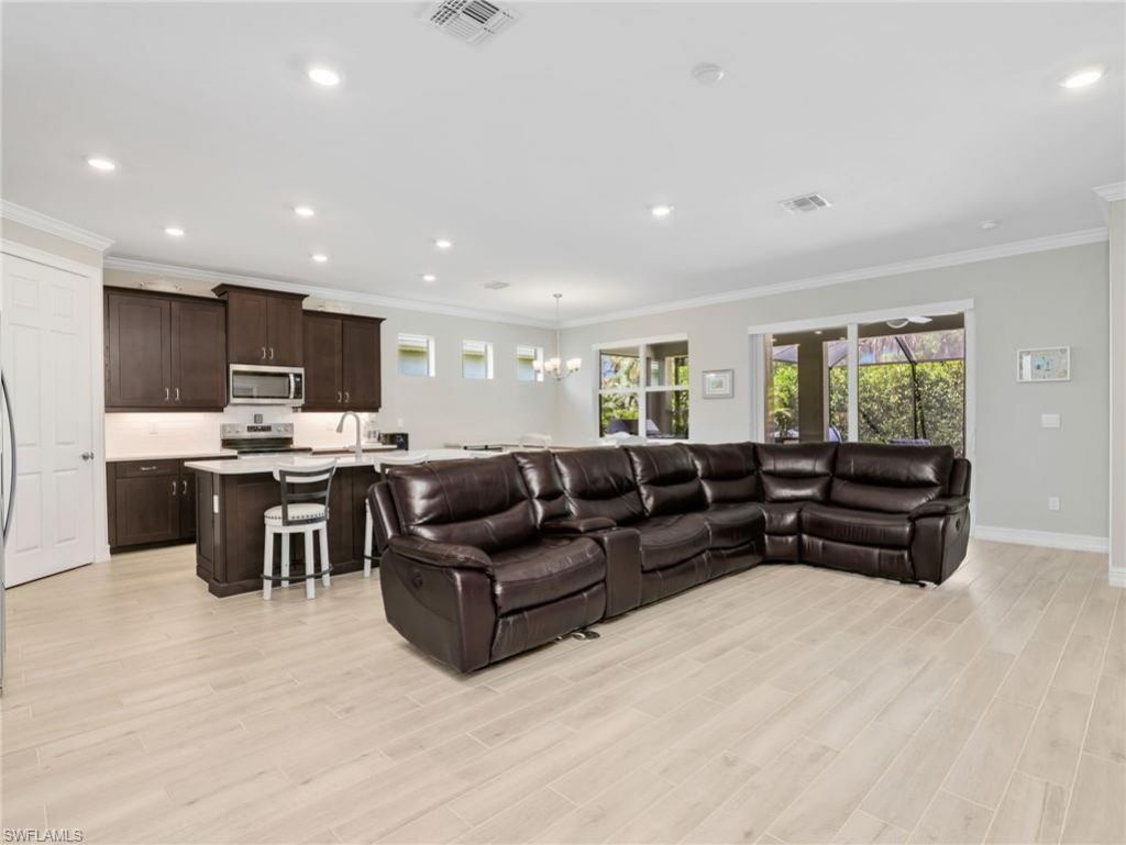 323 Tamarindo Ln, Naples, FL 34114 Photo
