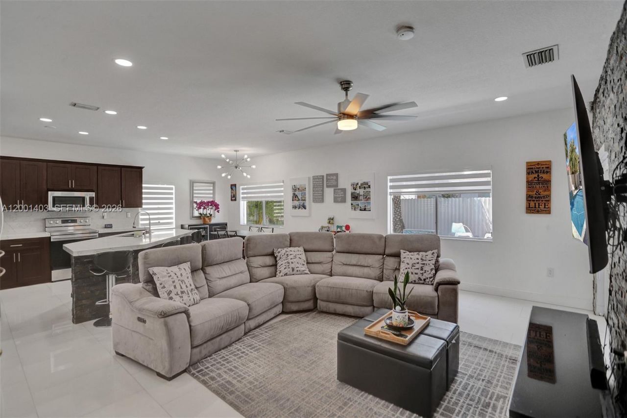 10231 SW 227th Ln, Cutler Bay, FL 33190 Photo