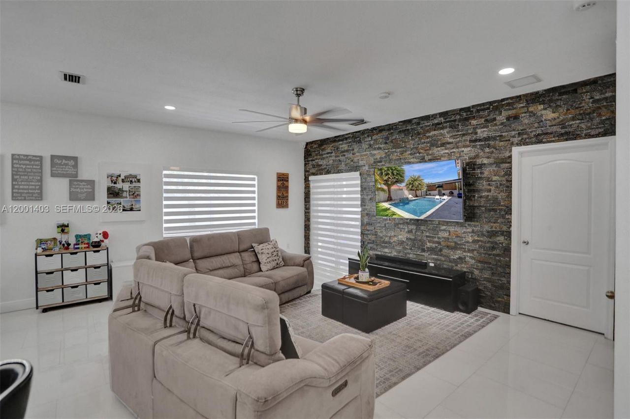 10231 SW 227th Ln, Cutler Bay, FL 33190 Photo