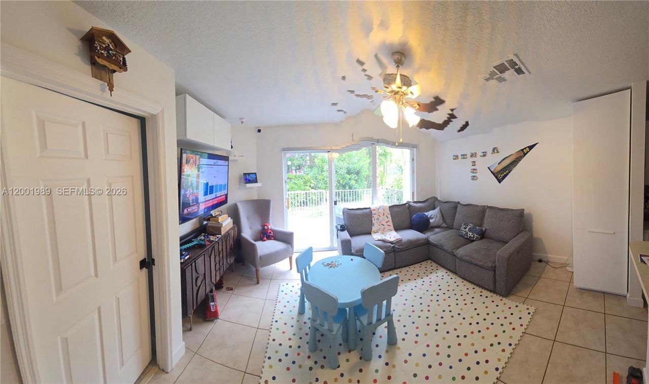 17029 NW 23rd St, Pembroke Pines, FL 33028 Photo