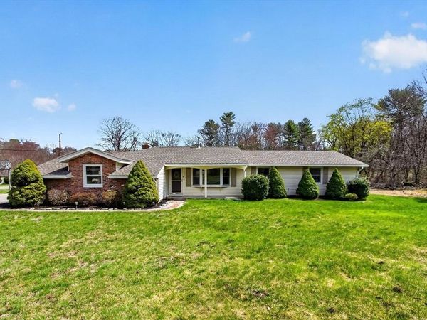 15 San Mateo Dr, Chelmsford, MA 01824