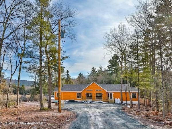 6493 New York 23a, Tannersville, NY 12485