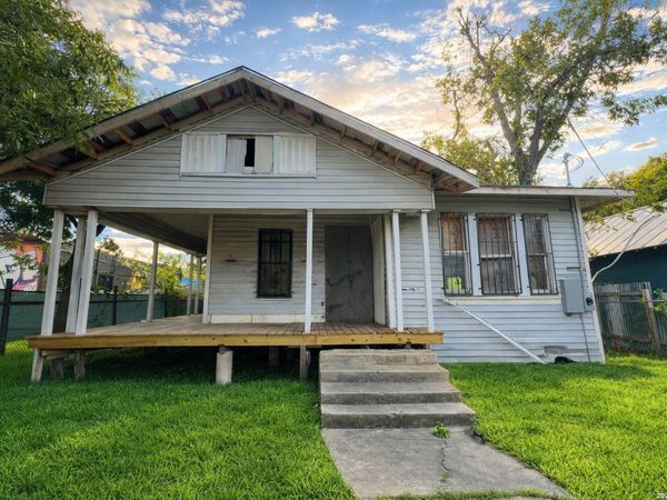 1322 Hays, San Antonio, TX 78202