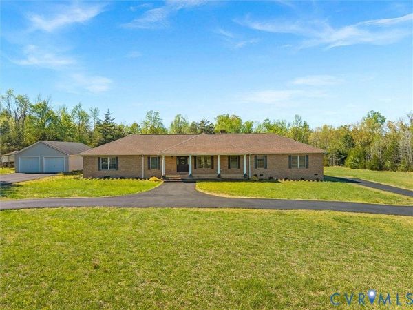 218 Landing Road, Farmville, VA 23901