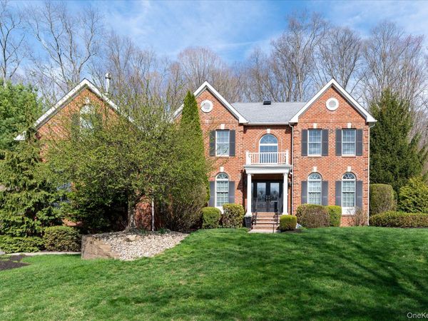 15 Hallocks Run, Somers, NY 10589
