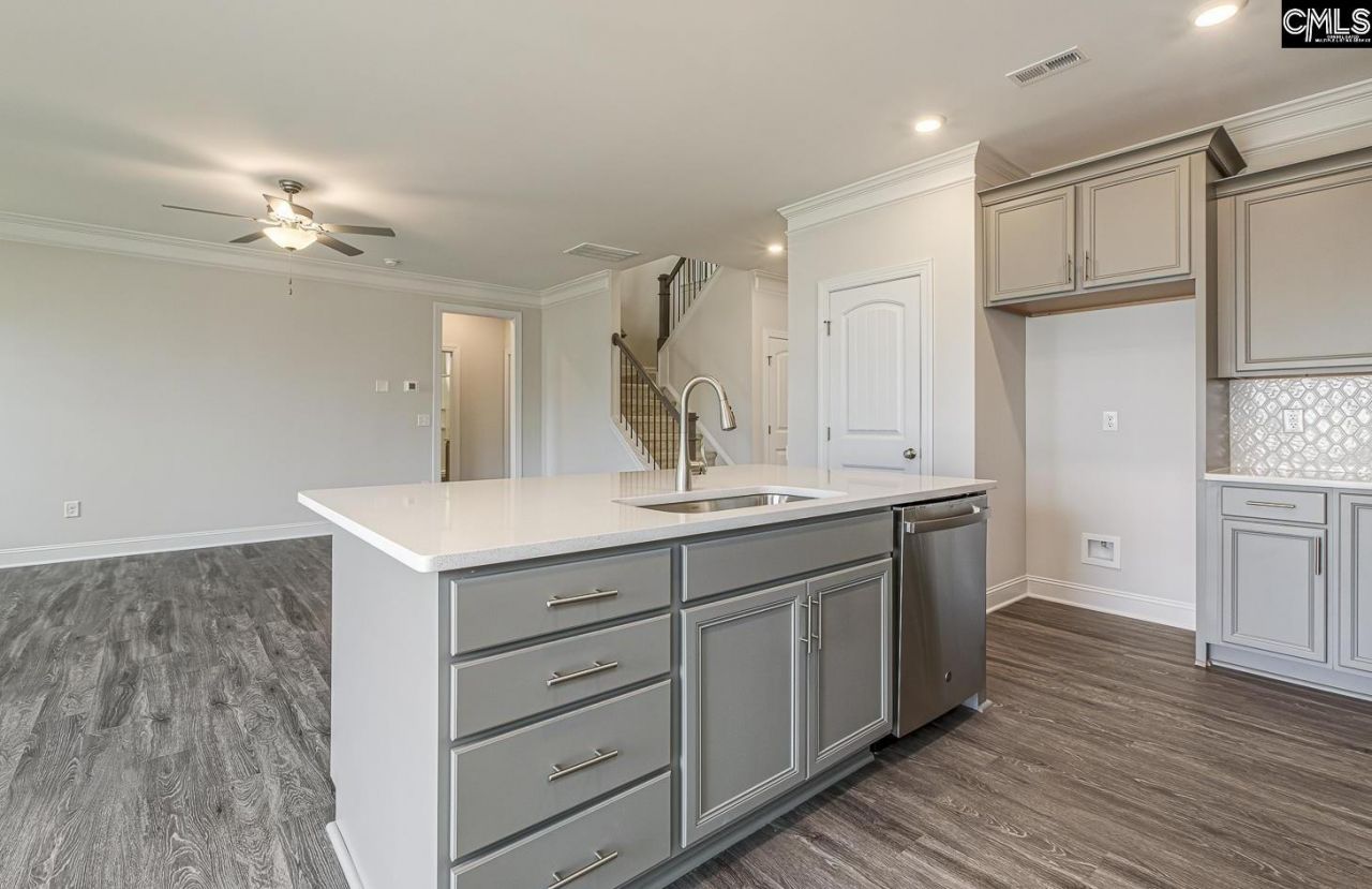 620 Chatham Way  Photo 4