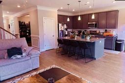 620 Chatham Way photo 4