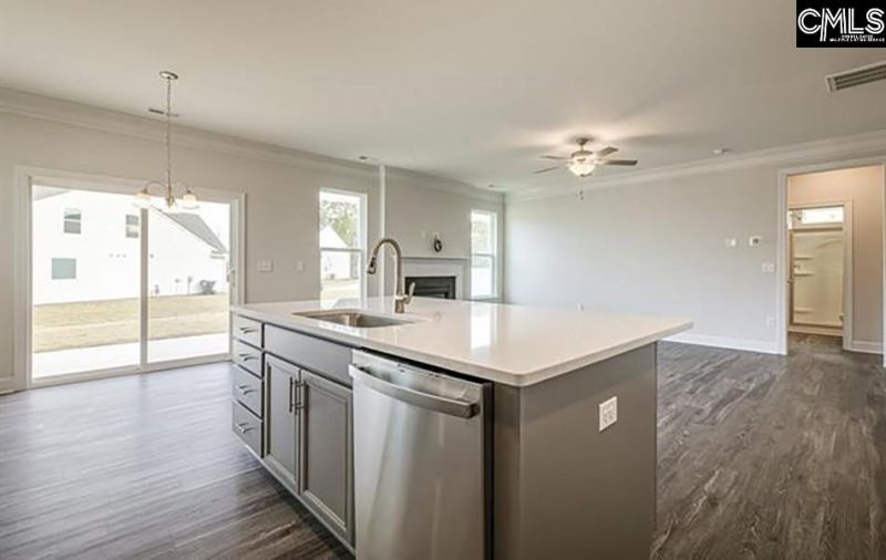 620 Chatham Way  Photo 5