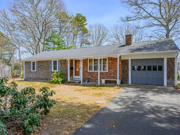 22 Longfellow Drive , Centerville, MA 02632