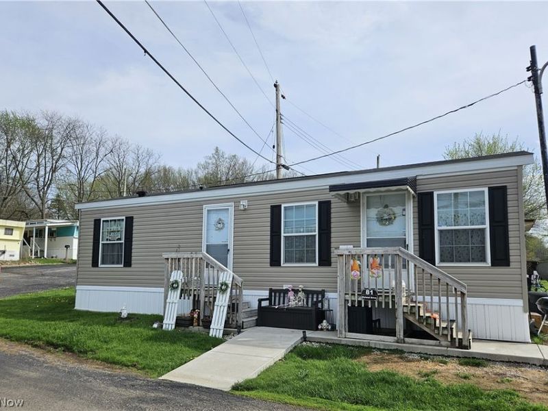 81 Hyland Drive, Akron, OH 44312 Photo 2