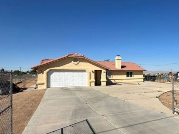 16790 Sycamore Street, Hesperia, CA 92345