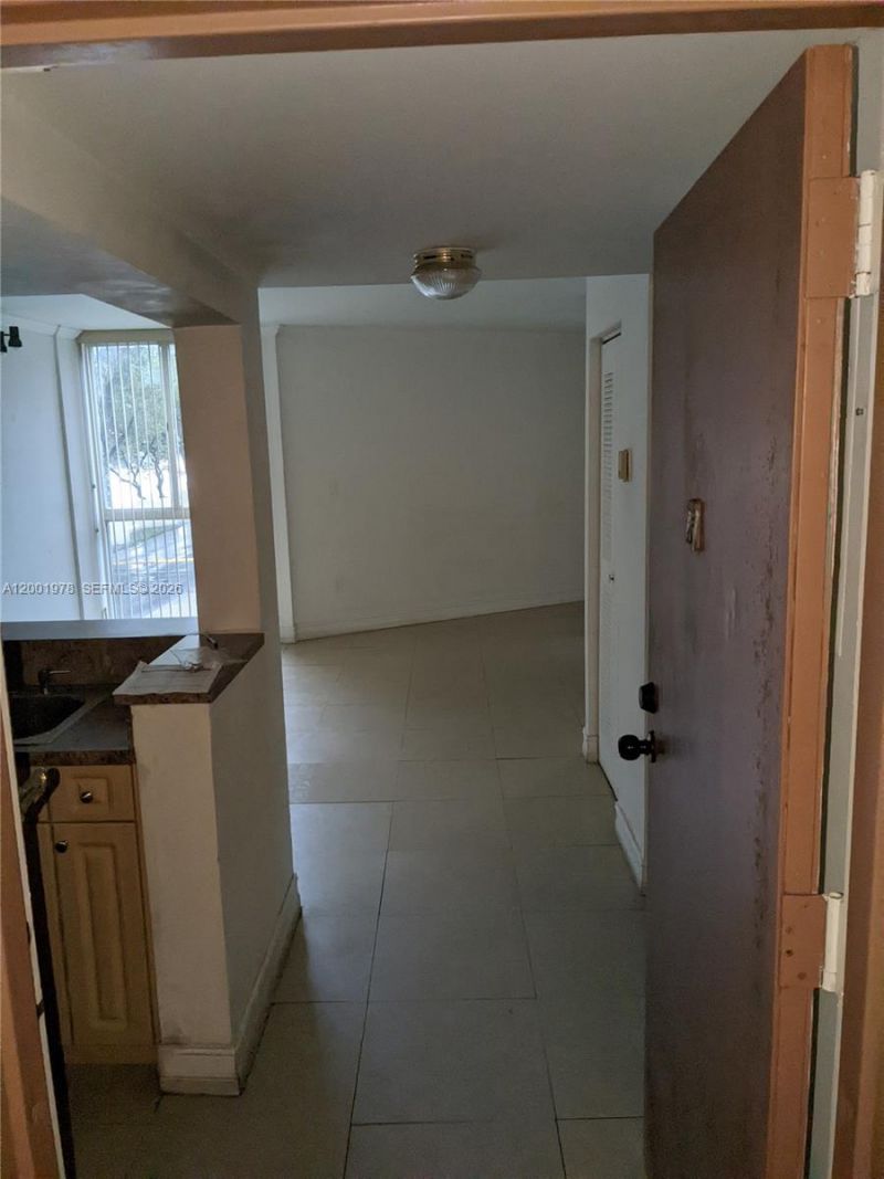 7125 NW 186th St, Unit B209, Hialeah, FL 33015 Photo