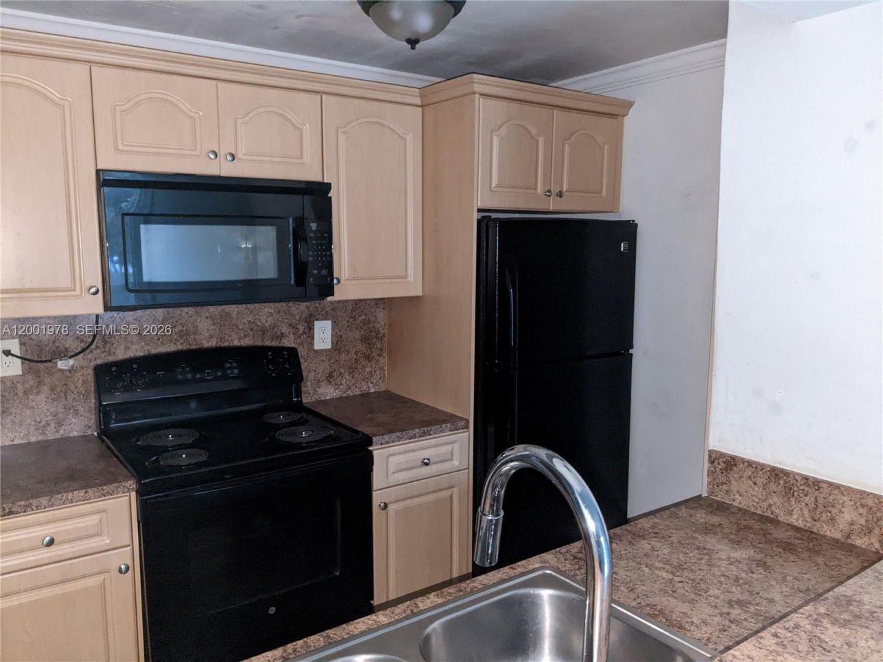 7125 NW 186th St, Unit B209, Hialeah, FL 33015 Photo