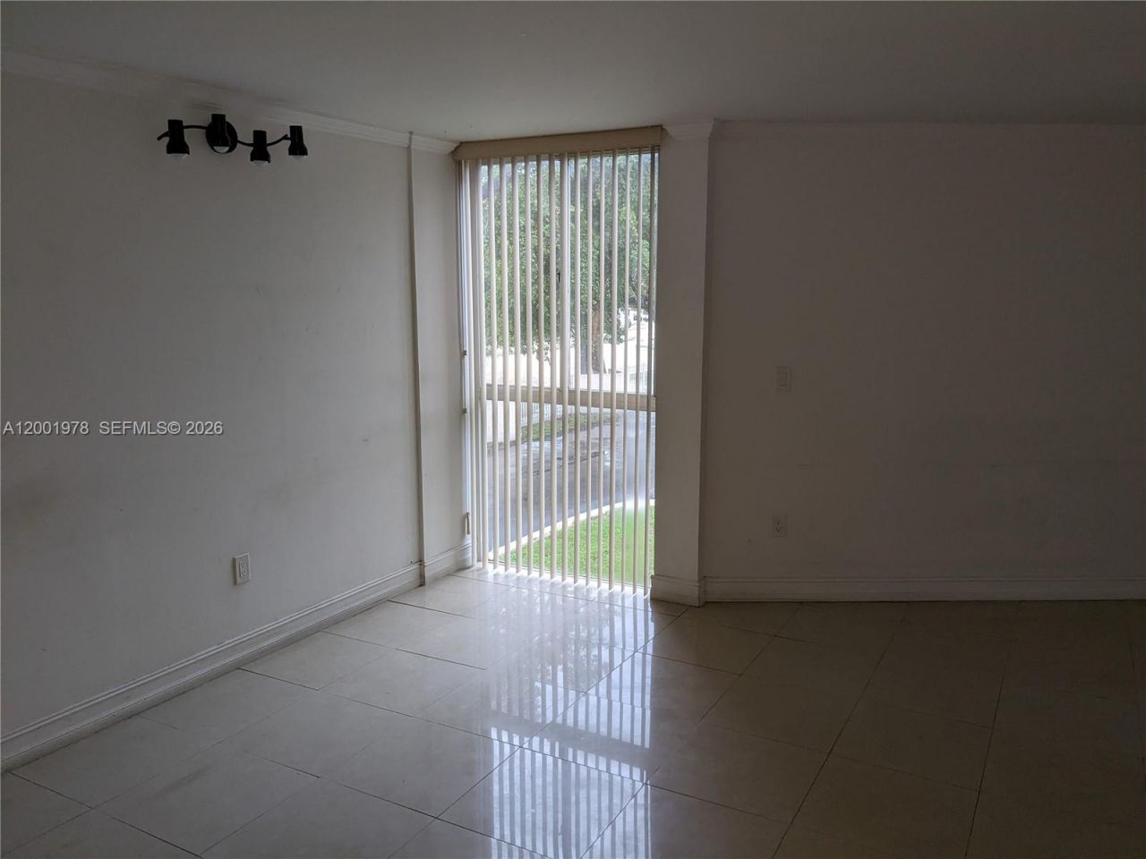 7125 NW 186th St, Unit B209, Hialeah, FL 33015 Photo