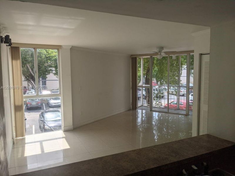 7125 NW 186th St, Unit B209, Hialeah, FL 33015 Photo