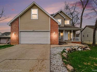 3281 Troy Drive, Troy, MI 48083