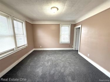 4700 CURTIS Street, Dearborn, MI 48126