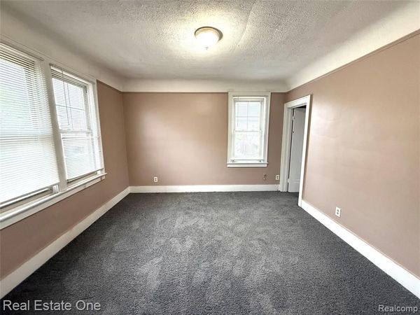 4700 CURTIS Street, Dearborn, MI 48126