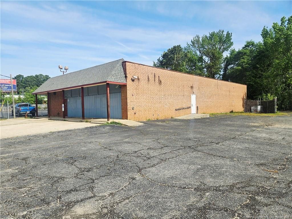 952 Bragg Boulevard, Fayetteville, NC 28301 Main Photo