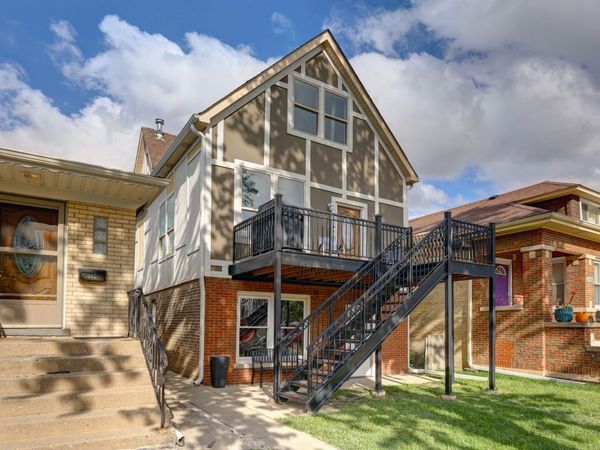 5040 W Berenice Avenue, Chicago, IL 60641