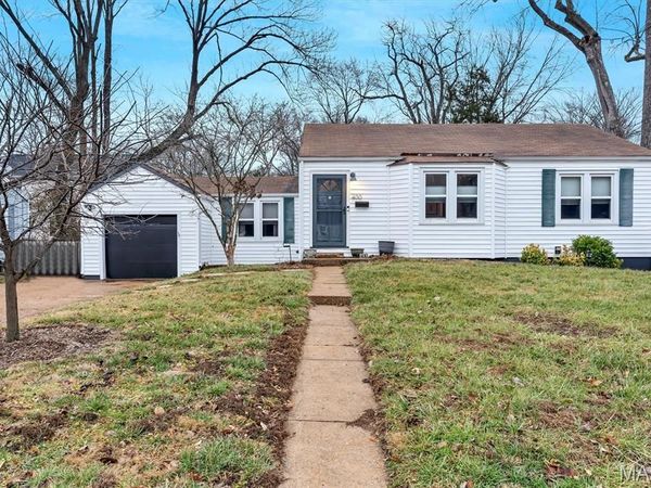 400 Corona Court, Webster Groves, MO 63119