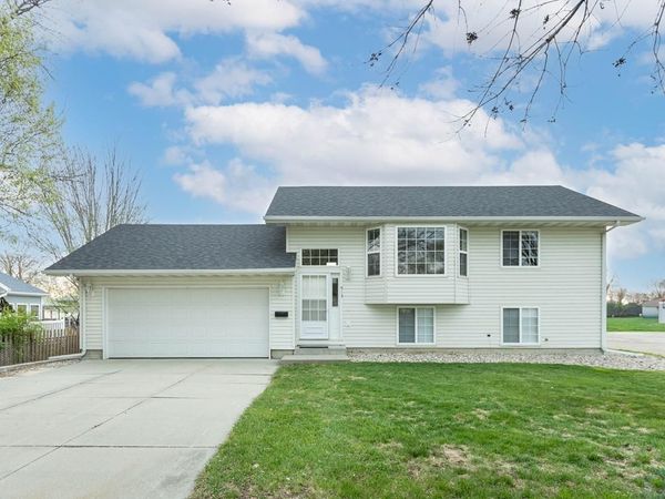 915 4th Street, Onawa, IA 51040