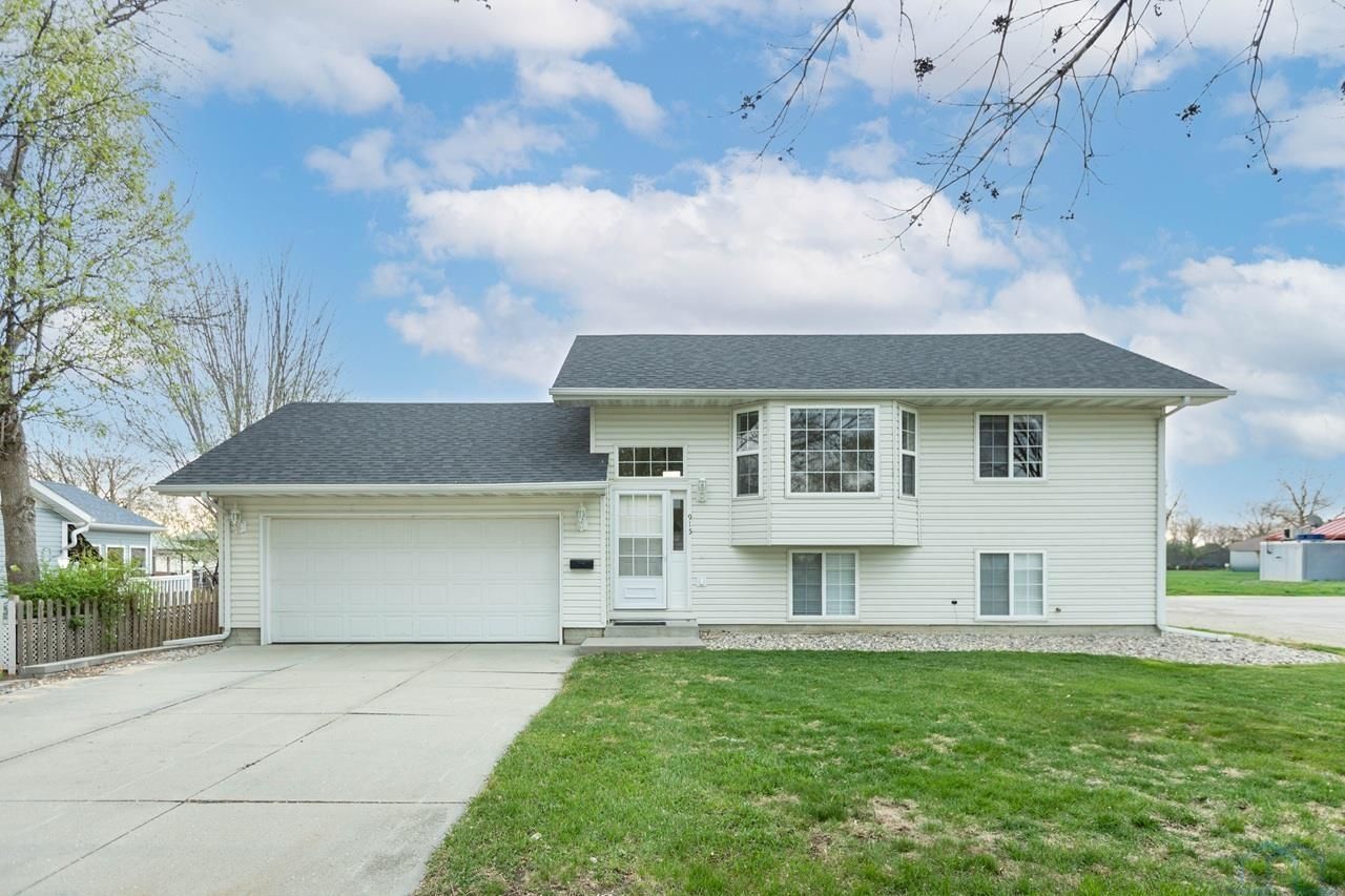 915 4th Street, Onawa, IA 51040 Main Photo