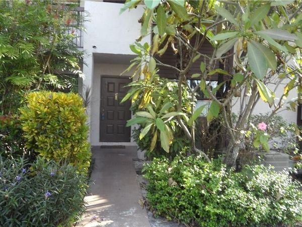 9862 Nob Hill Court, Sunrise, FL 33351