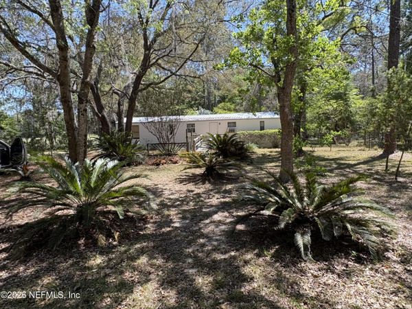 135 & 137 COUNTRY LIVING Lane, Melrose, FL 32666