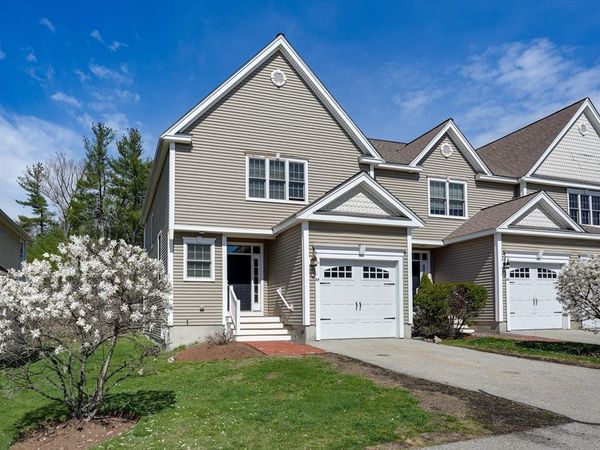 27 Autumn Ln, Unit 27, Northborough, MA 01532