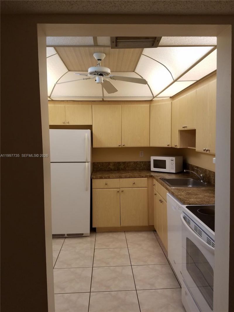 8415 SW 107th Ave, Unit 238W, Miami, FL 33173 Photo