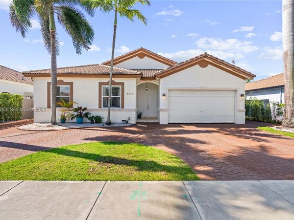 8914 NW 168th St , Miami Lakes, FL 33018