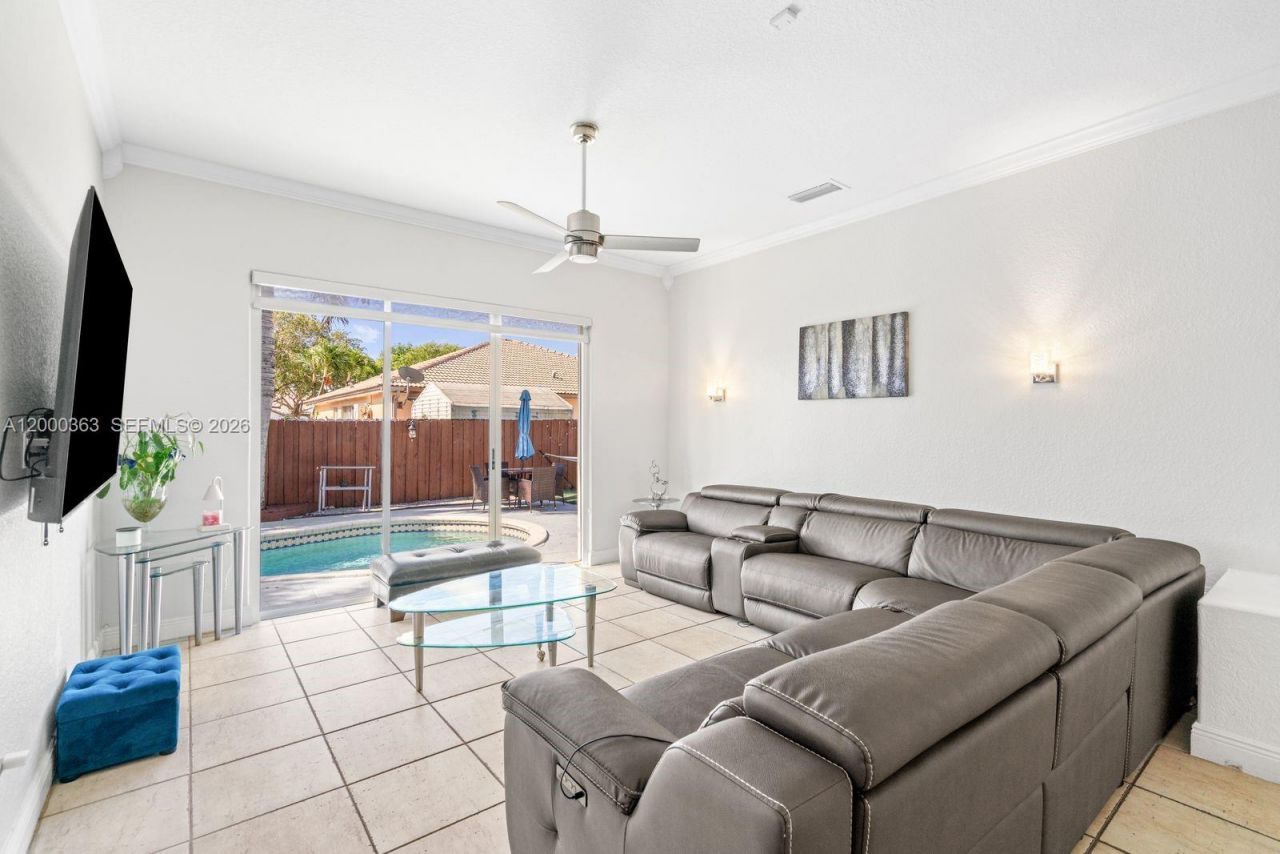 8914 NW 168th St , Miami Lakes, FL 33018 Photo